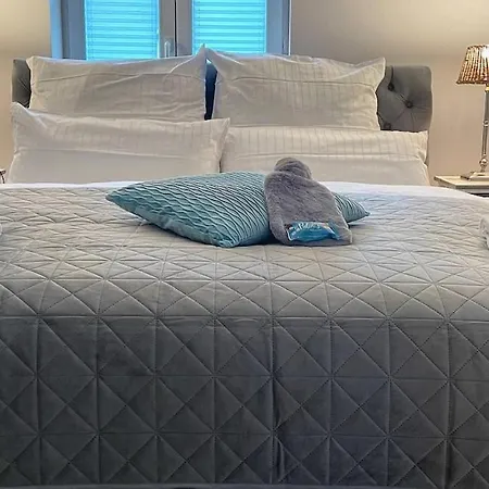 No I Penthouse Seestern